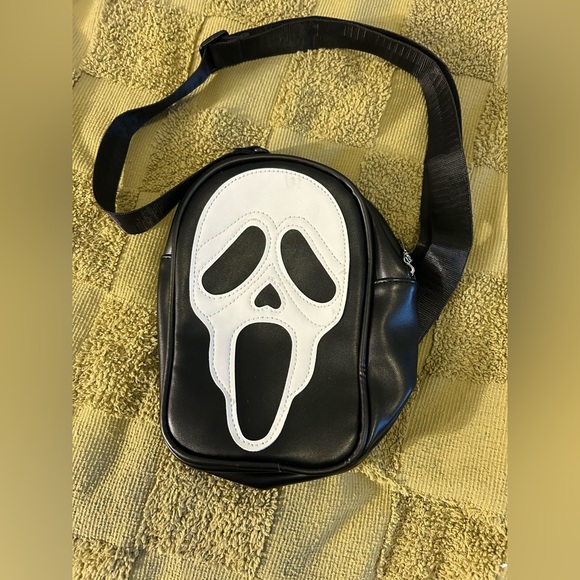 Ghost face crossbody - Picture 1 of 3